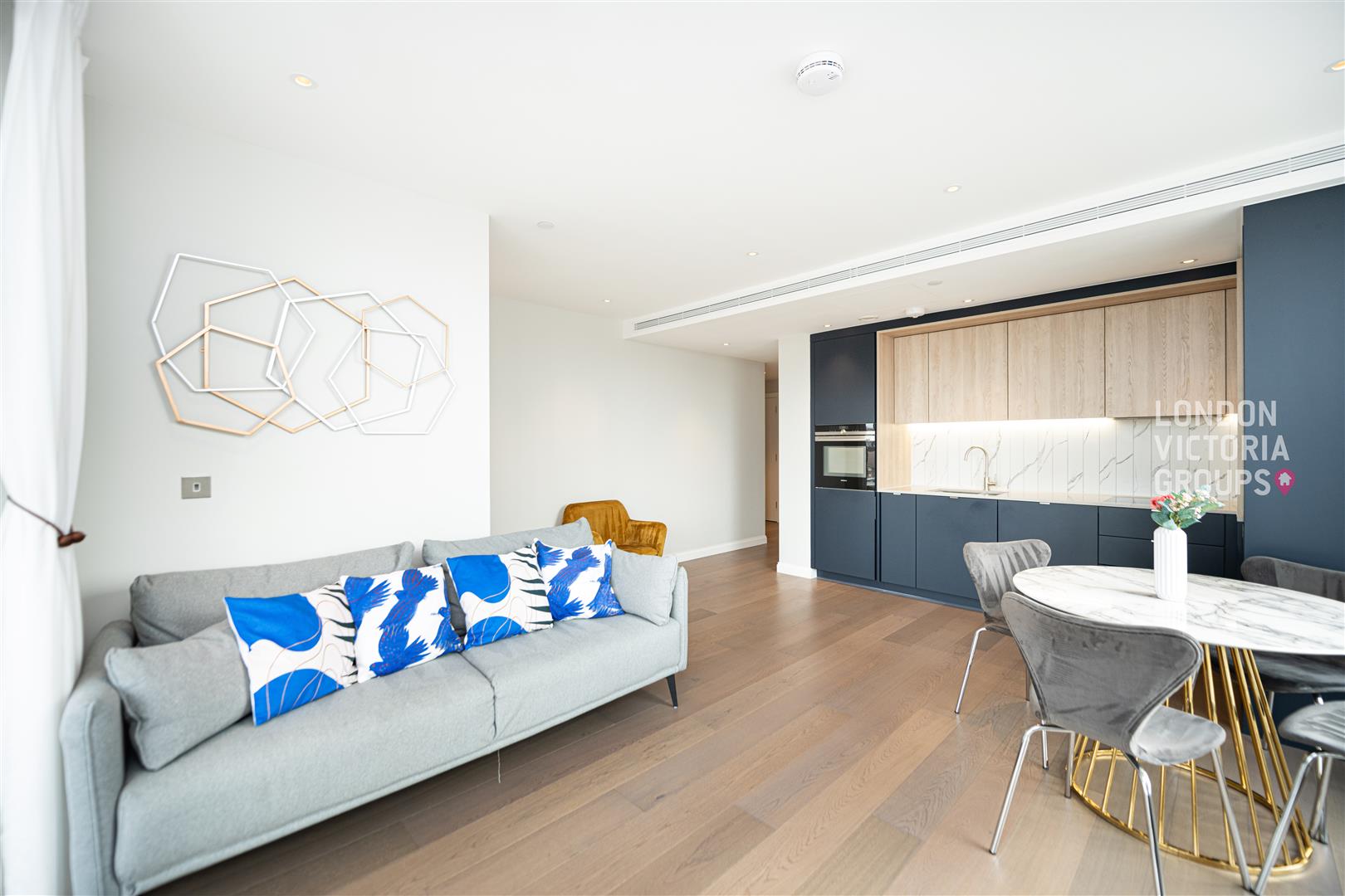 2 bed property in 281 Kennington Lane, London
